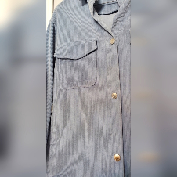 Shacket - Picture 3 of 5